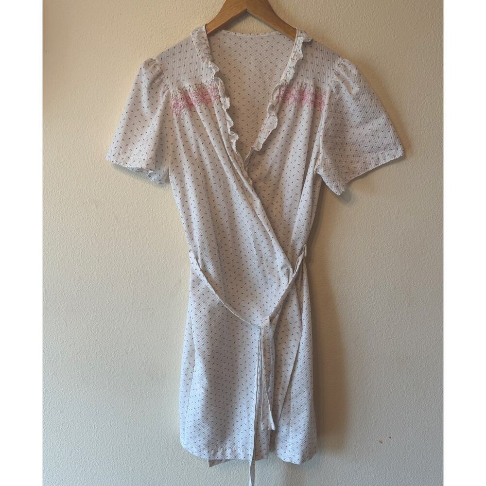 Vintage Cottagecore Nightwear Wrap Dress Smocked Pink Embroidery Floral Robe S M
